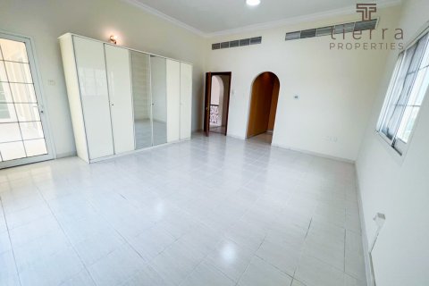 Вилла с 5 спальнями в Al Barsha 2, ОАЭ №6049 6