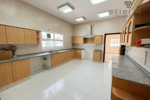 Вилла с 5 спальнями в Al Barsha 2, ОАЭ №6049 24