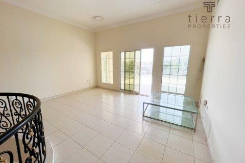 Вилла с 5 спальнями в Al Barsha 2, ОАЭ №6049 15