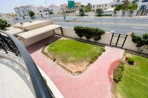 Вилла с 5 спальнями в Al Barsha 2, ОАЭ №6049 9