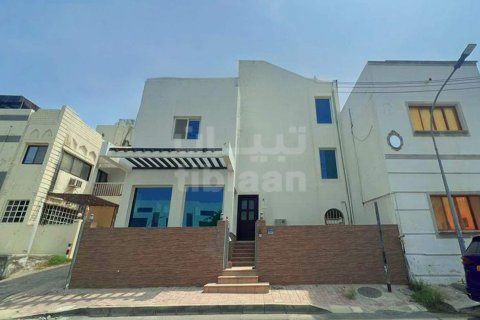 4 bedrooms Villa in Muscat, Oman No. 53295