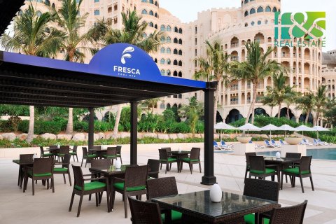Апартаменты в отеле с 2 спальнями в Al Hamra Village, ОАЭ №24584 10