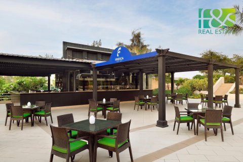 Апартаменты в отеле с 2 спальнями в Al Hamra Village, ОАЭ №24584 9