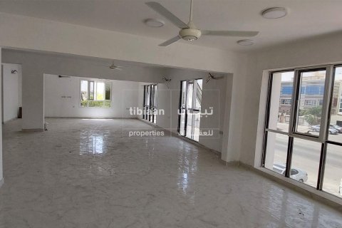 Villa de 951.38m² en Muscat, Oman No. 53879 7