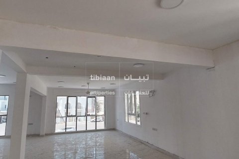Villa de 951.38m² en Muscat, Oman No. 53879 4