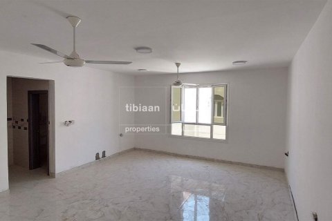 Villa de 951.38m² en Muscat, Oman No. 53879 3