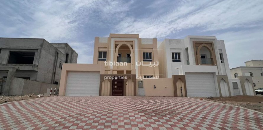 6 bedrooms Villa in As Sib, Oman No. 53364