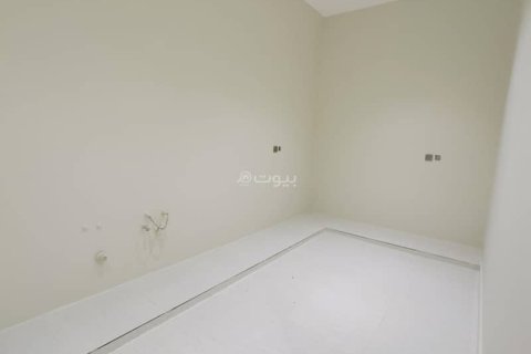 Villa de 3 dormitorios en Riyadh, Saudi Arabia No. 99470 4