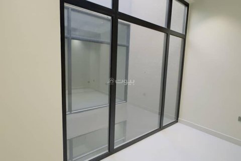 Villa de 3 dormitorios en Riyadh, Saudi Arabia No. 99470 13