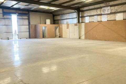 325.2m² Warehouse in Al Quoz, UAE No. 38864