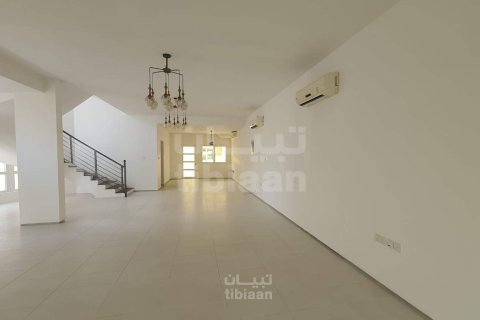 Villa de 6 dormitorios en Muscat, Oman No. 53662 4