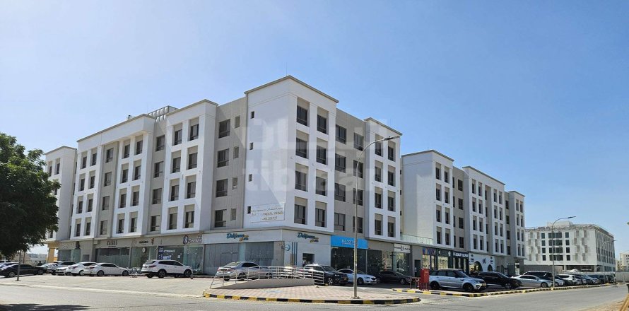 Apartment de 2 dormitorios en As Sib, Oman No. 53613