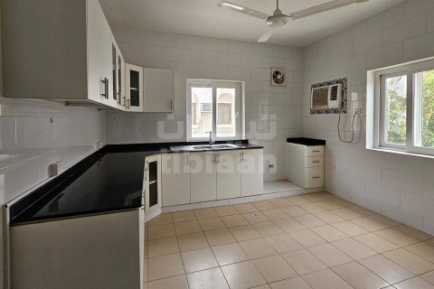 Apartment de 3 dormitorios en As Sib, Oman No. 53614 4