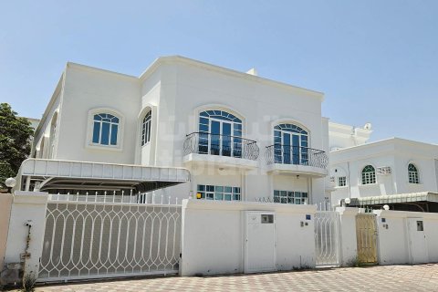 4 bedrooms Twin Villa in Muscat, Oman No. 53615