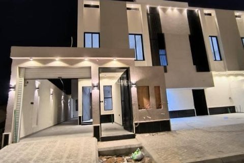 3 bedrooms Apartment in Riyadh, Saudi Arabia No. 60715