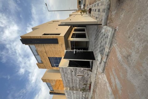 Villa de 5 chambres à Riyadh, Saudi Arabia No. 60712 15