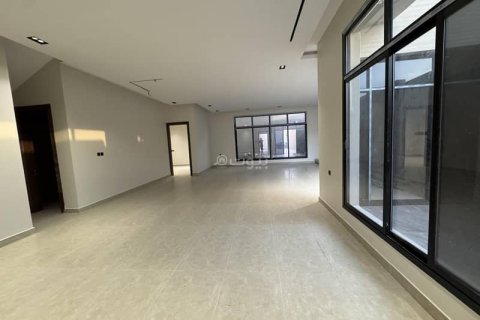 Villa de 5 chambres à Riyadh, Saudi Arabia No. 60712 6