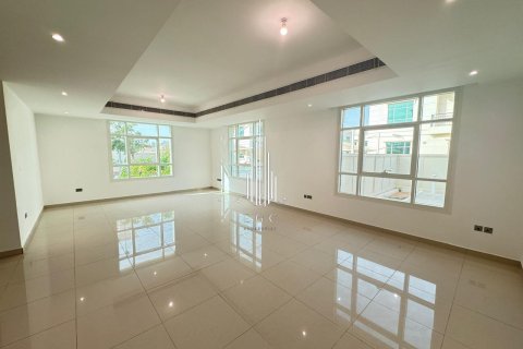 6 bedrooms Villa in Khalifa City, UAE No. 29339