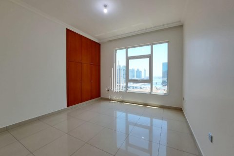 Appartement de 4 chambres à Tourist Club Area, UAE No. 44966 11