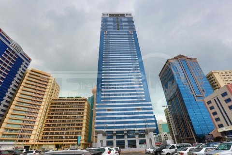 3 bedrooms Apartment in Electra Street, UAE No. 13403