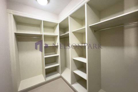 4 bedrooms Duplex in Doha, Qatar No. 56978 10