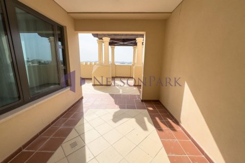 4 bedrooms Duplex in Doha, Qatar No. 56978 12