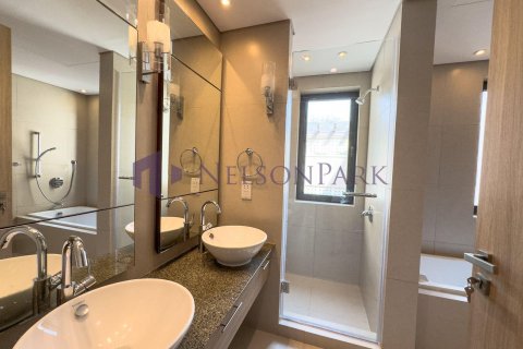 4 bedrooms Duplex in Doha, Qatar No. 56978 14