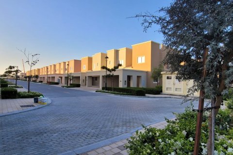 Townhouse de 4 chambres à Villanova, UAE No. 1077 10