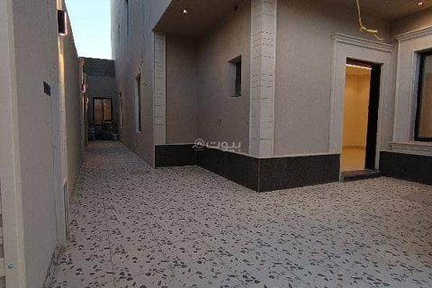 4 bedrooms Apartment in Riyadh, Saudi Arabia No. 61752
