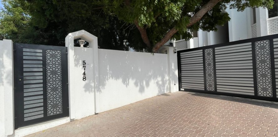 Villa de 5 chambres à Muscat, Oman No. 105030