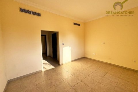 Вилла с 4 спальнями в Al Hamra Village, ОАЭ №20247