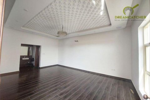 Вилла с 4 спальнями в Al Yasmeen, ОАЭ №20248 11