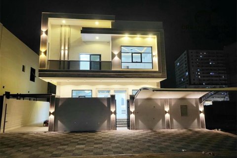 5 bedrooms Villa in Al Yasmeen, UAE No. 34161