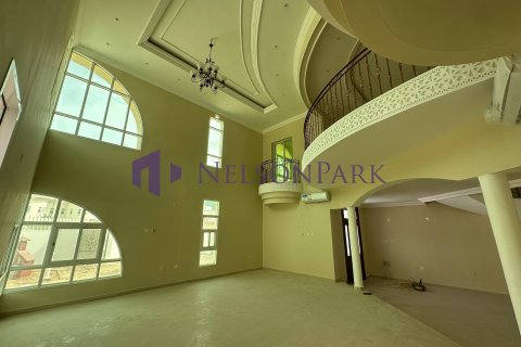 Villa de 5 dormitorios en Doha, Qatar No. 58125 9