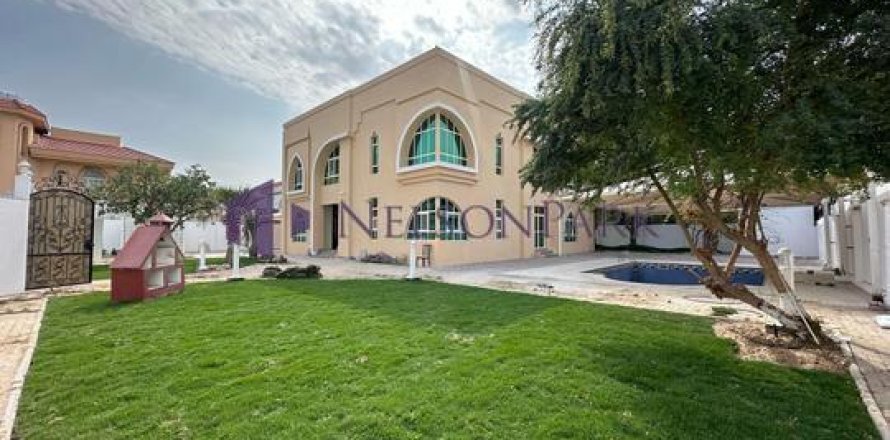 Villa de 5 dormitorios en Doha, Qatar No. 58125