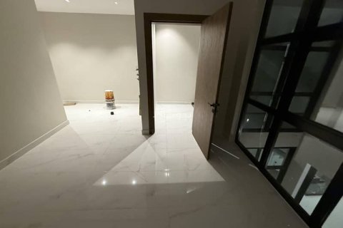 Villa de 4 dormitorios en Riyadh, Saudi Arabia No. 61591 4