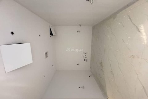 Villa de 5 dormitorios en Riyadh, Saudi Arabia No. 61594 8