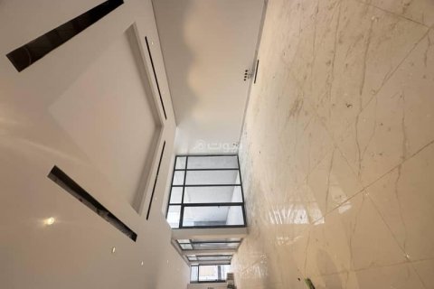 Villa de 5 dormitorios en Riyadh, Saudi Arabia No. 61594 11