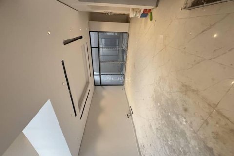 Villa de 5 dormitorios en Riyadh, Saudi Arabia No. 61594 9