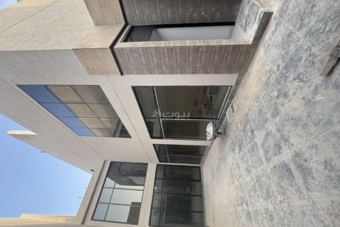 Villa de 5 dormitorios en Riyadh, Saudi Arabia No. 61594 3