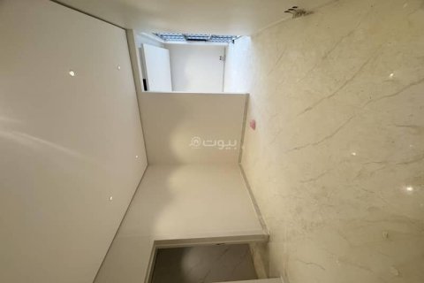 Villa de 5 dormitorios en Riyadh, Saudi Arabia No. 61594 16